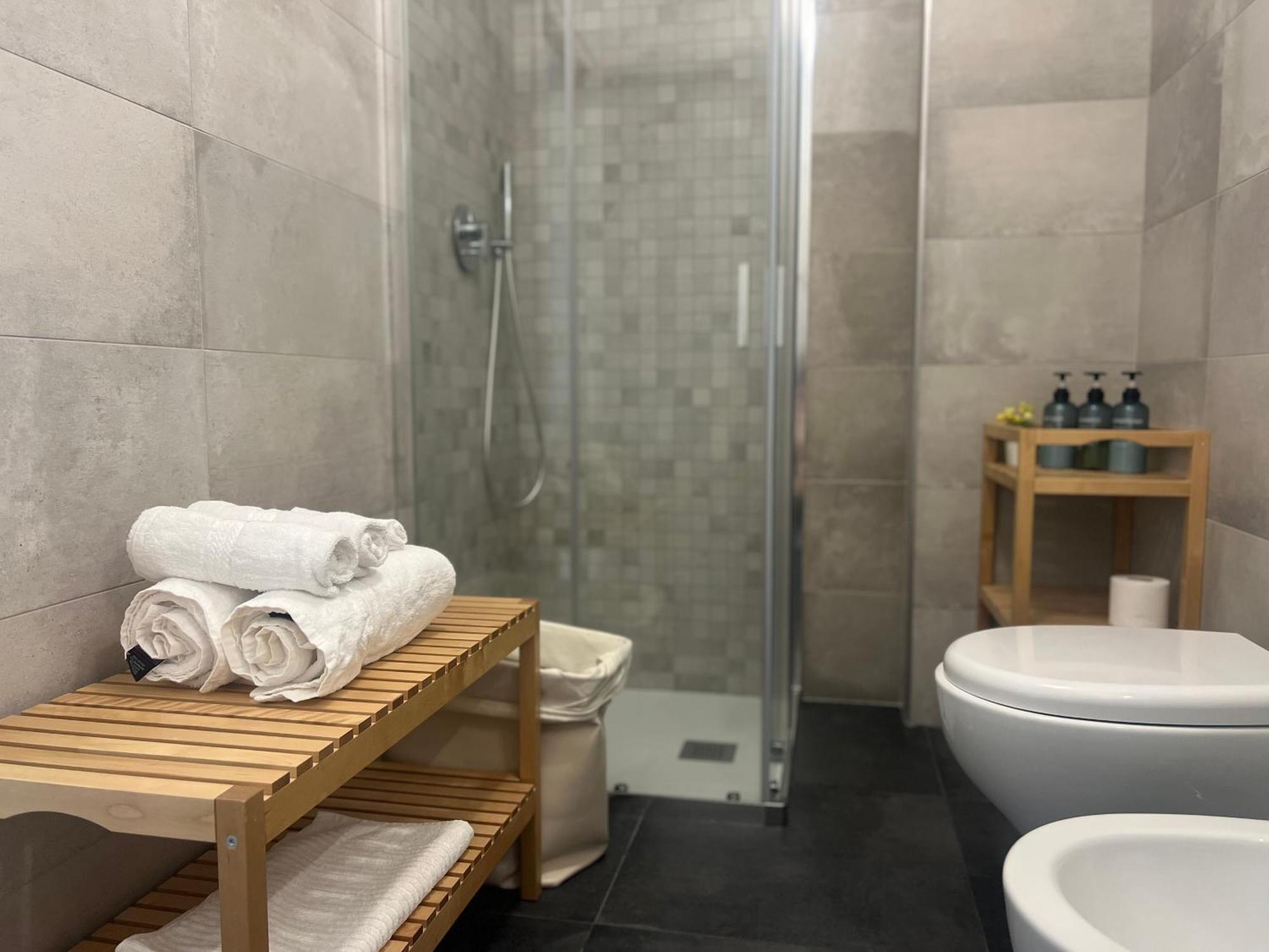 Regina Milano In Melegnano - Wifi, Breakfast Box And Terrace Διαμέρισμα Εξωτερικό φωτογραφία